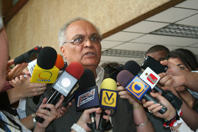 Vicente Bello informó que «evaluarán las postulaciones al CNE» Qué Pasa